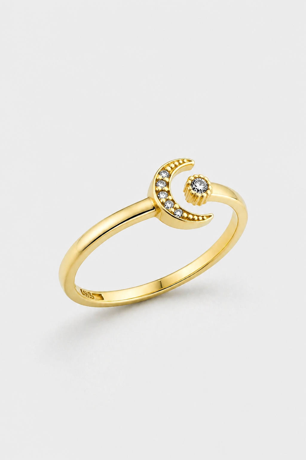 Crescent Stone Ring · Yellow Gold · Setup 6