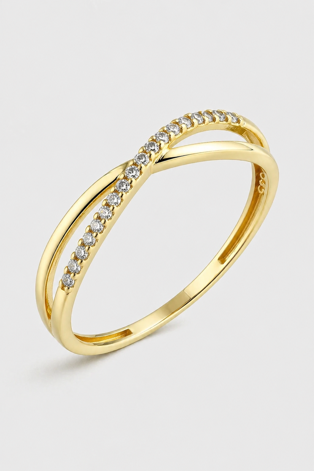 Crossing Pave Ring · Yellow Gold · Setup 6