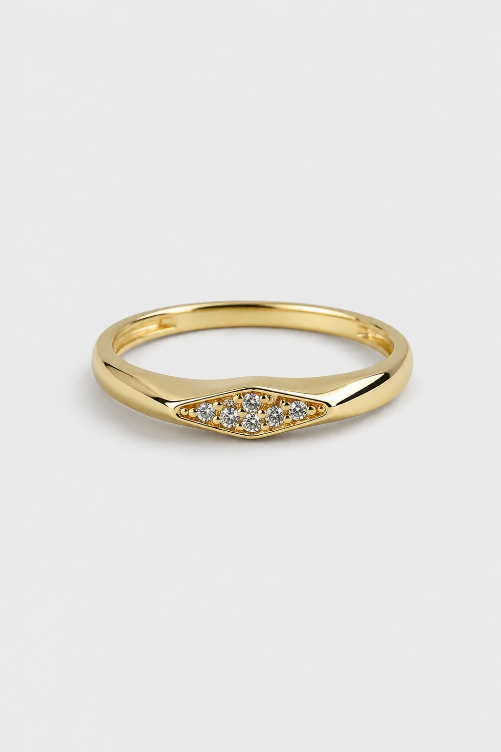 Tapered Cluster Ring · Yellow Gold · Setup