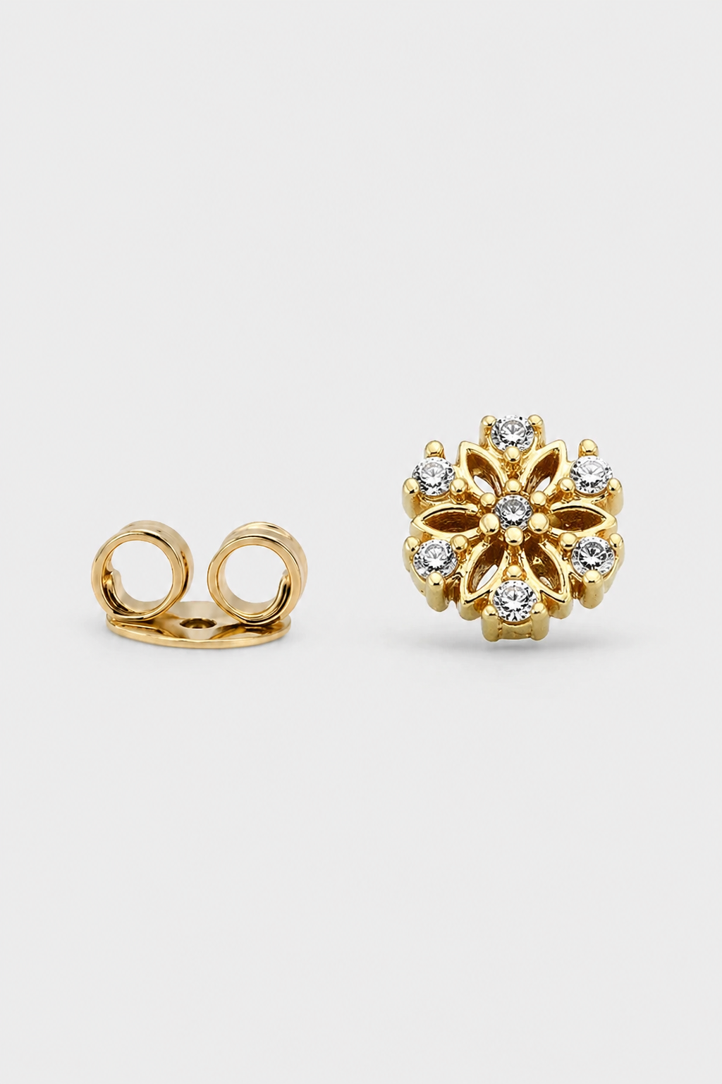 Petal Tip Studs · Yellow Gold · Prompt 4