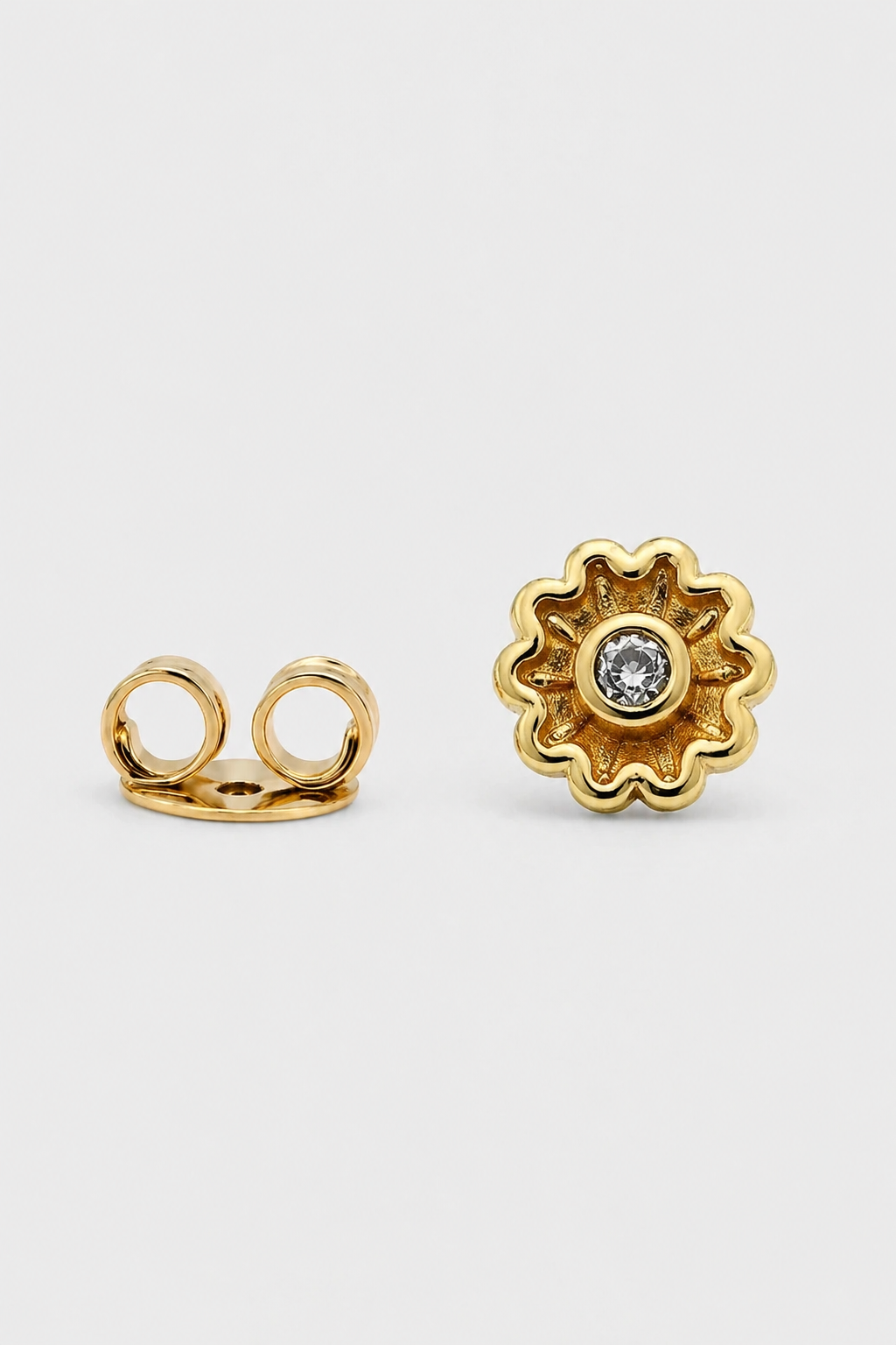 Scallop Bloom Studs · Yellow Gold · Prompt 4