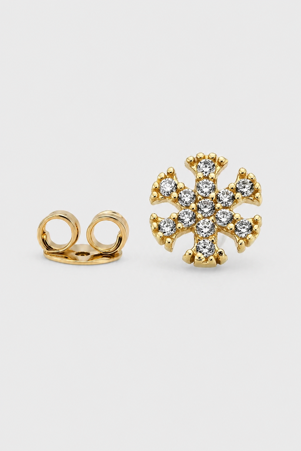 Round Bloom Studs · Yellow Gold · Prompt 4
