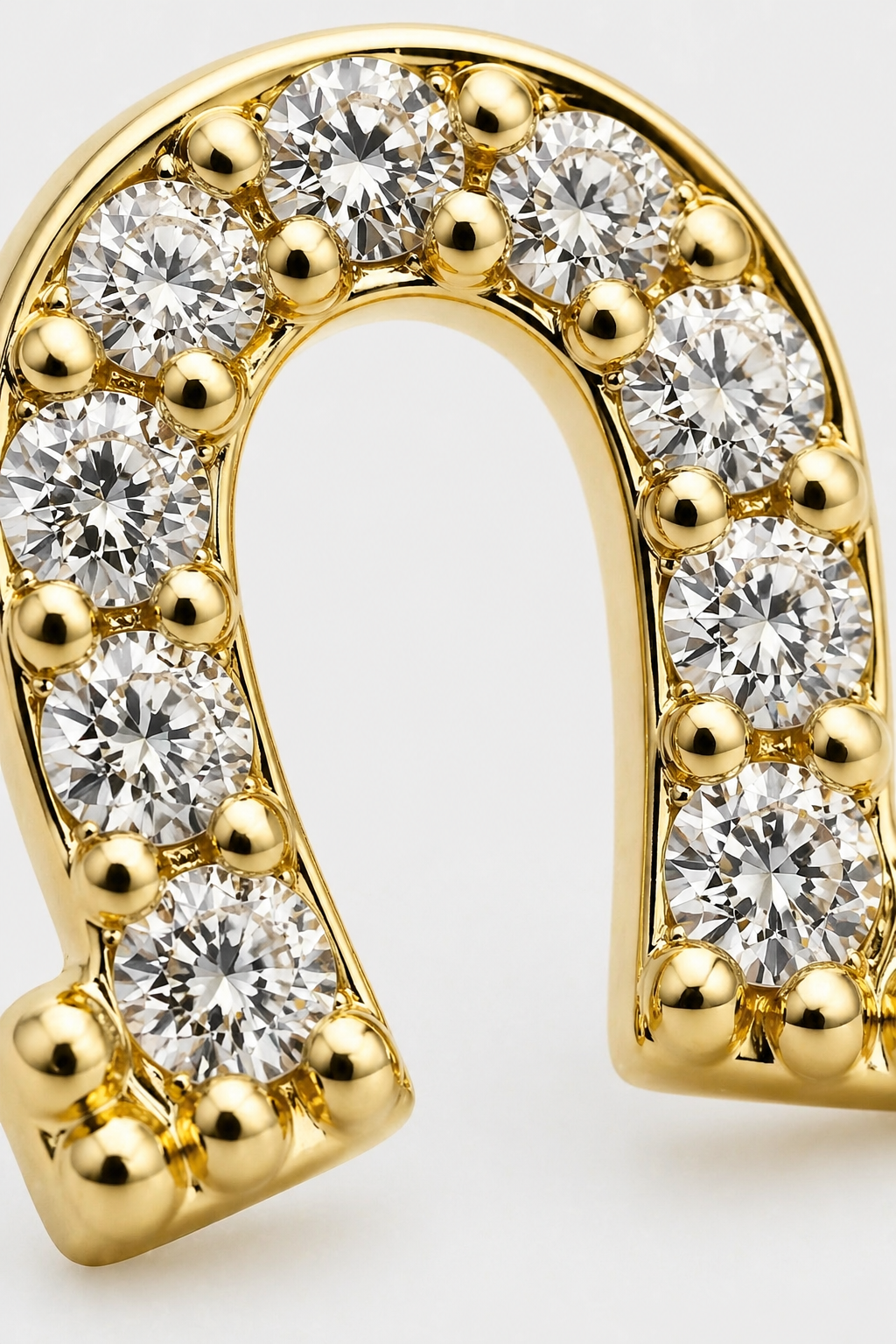 Horseshoe Studs · Yellow Gold · Setup