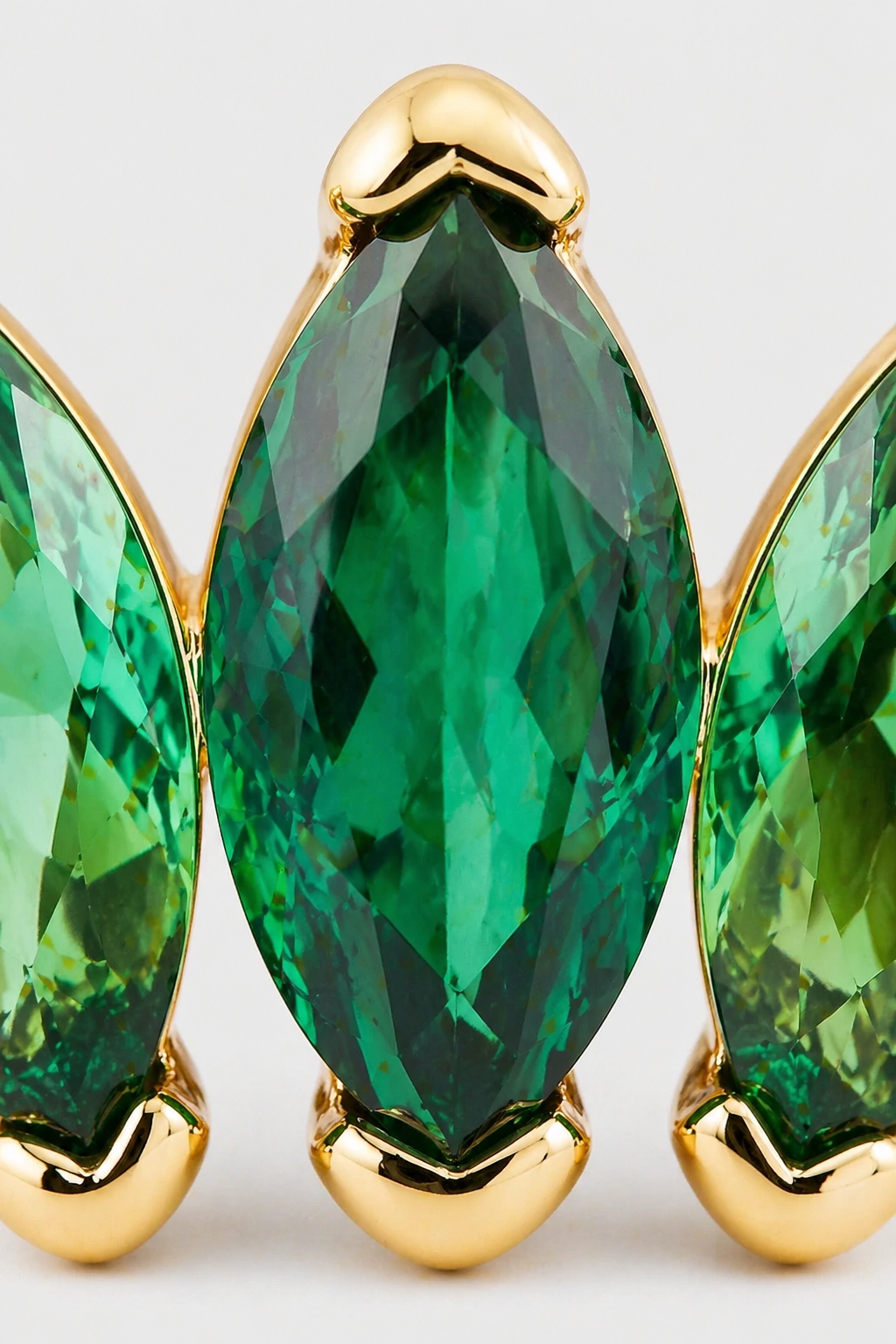Green Marquise Trio Flatback · Yellow Gold · Setup 4