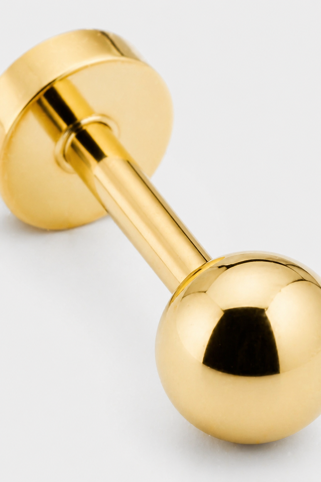14k Gold Flatback Piercing mit poliertem Gold-Finish · Yellow Gold · Setup 4