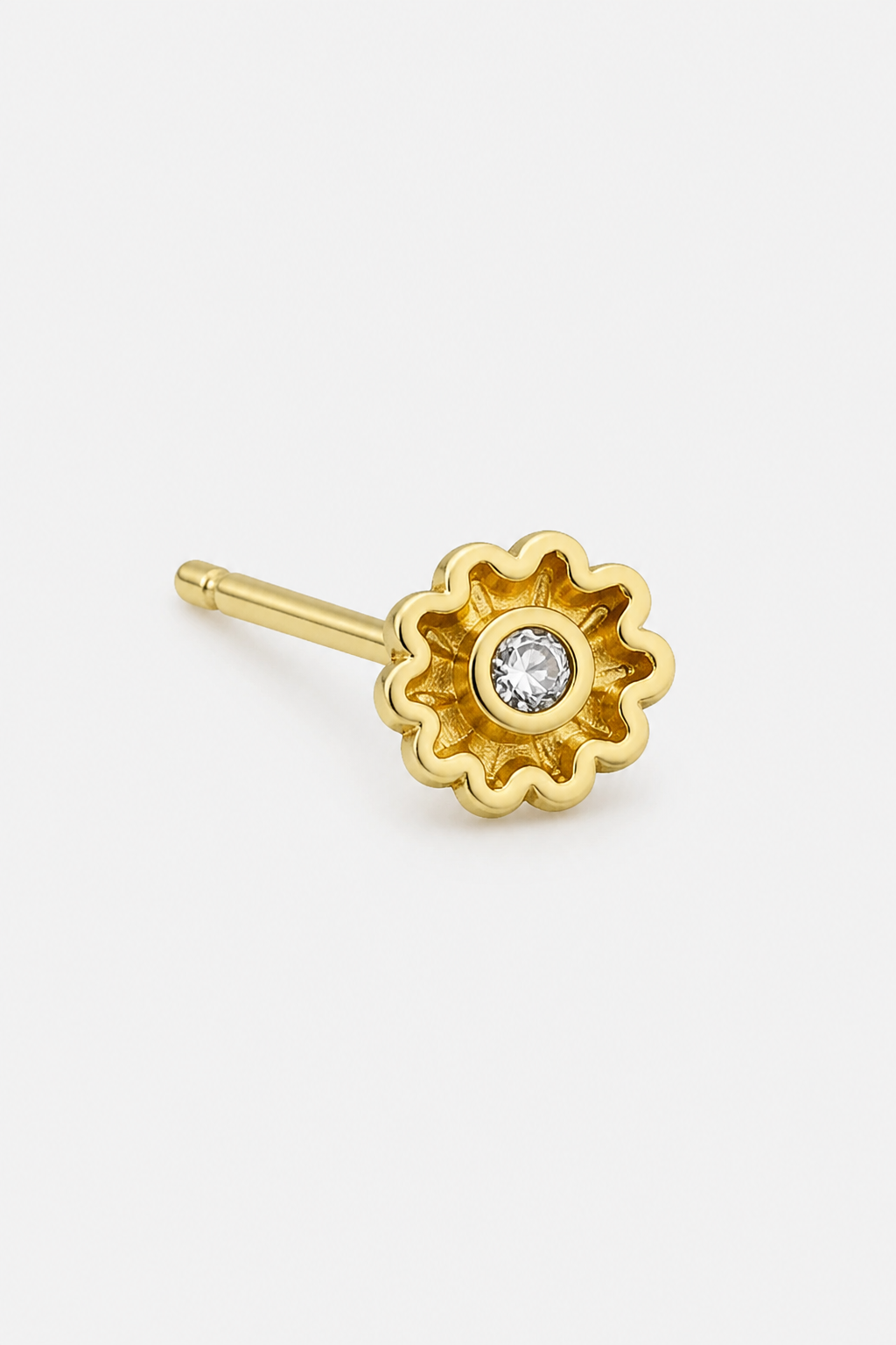 Scallop Bloom Studs · Yellow Gold · Setup 2