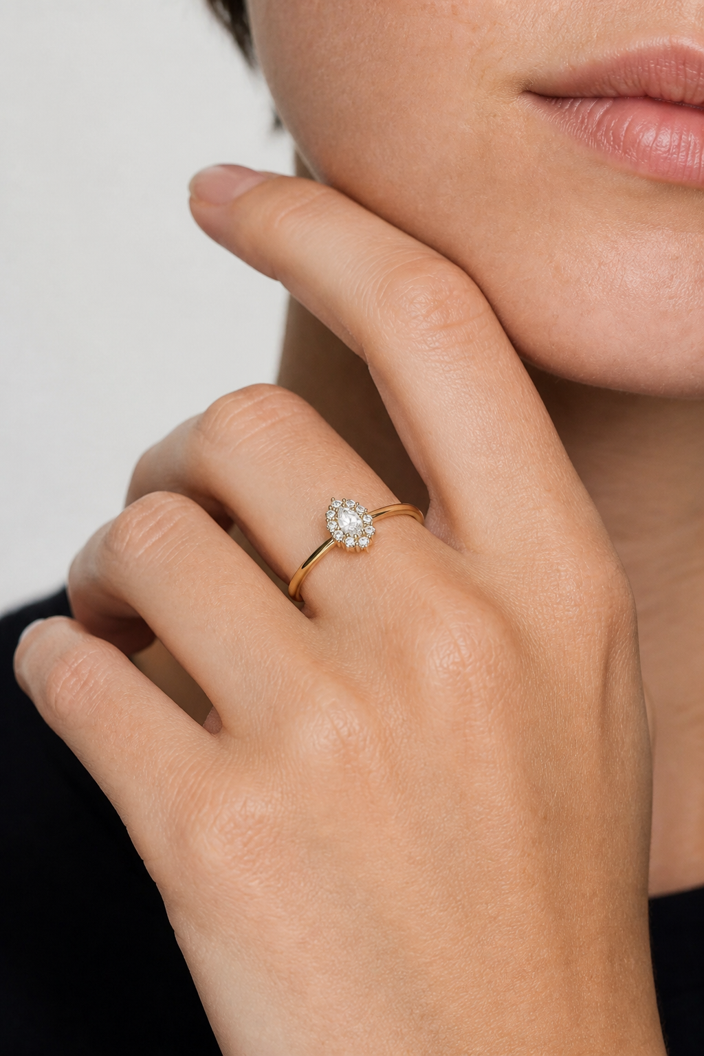 Pear Halo Ring · Yellow Gold · Model 1