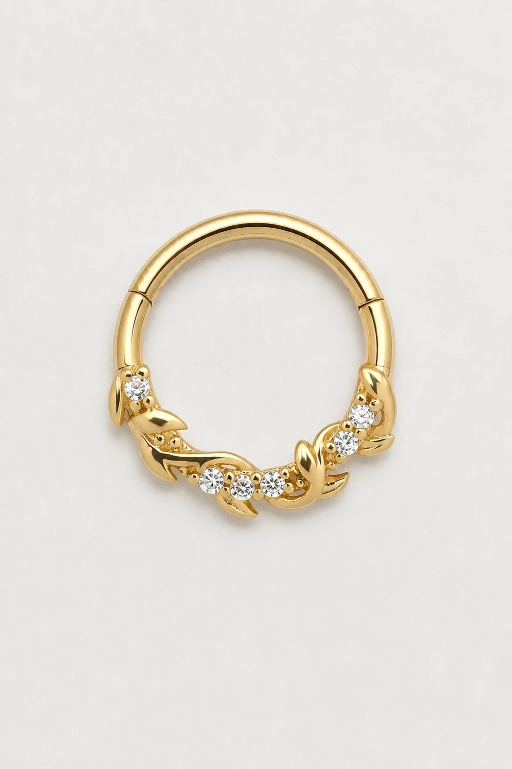 14k Gold Piercing Clicker mit Blattmotiv · Yellow Gold · Studio 1/3 Guided