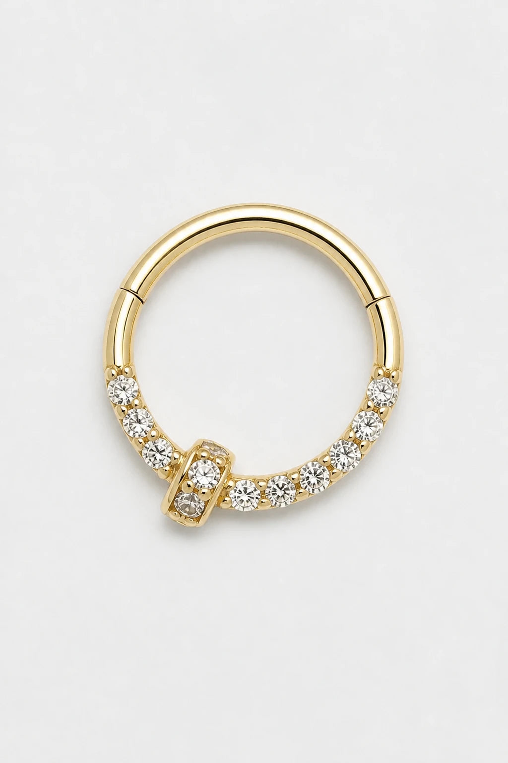14k Gold Piercing Clicker mit Pavé-Zirkonia · Yellow Gold · Studio 1/3 Guided