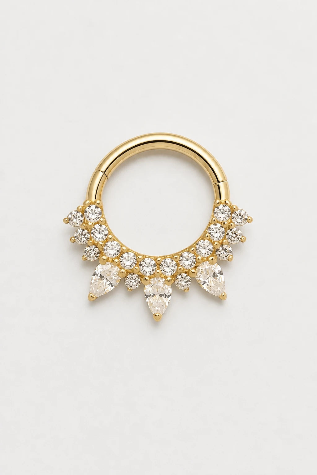 14k Gold Piercing Clicker mit Tropfen-Zirkonia · Yellow Gold · Studio 1/3 Guided