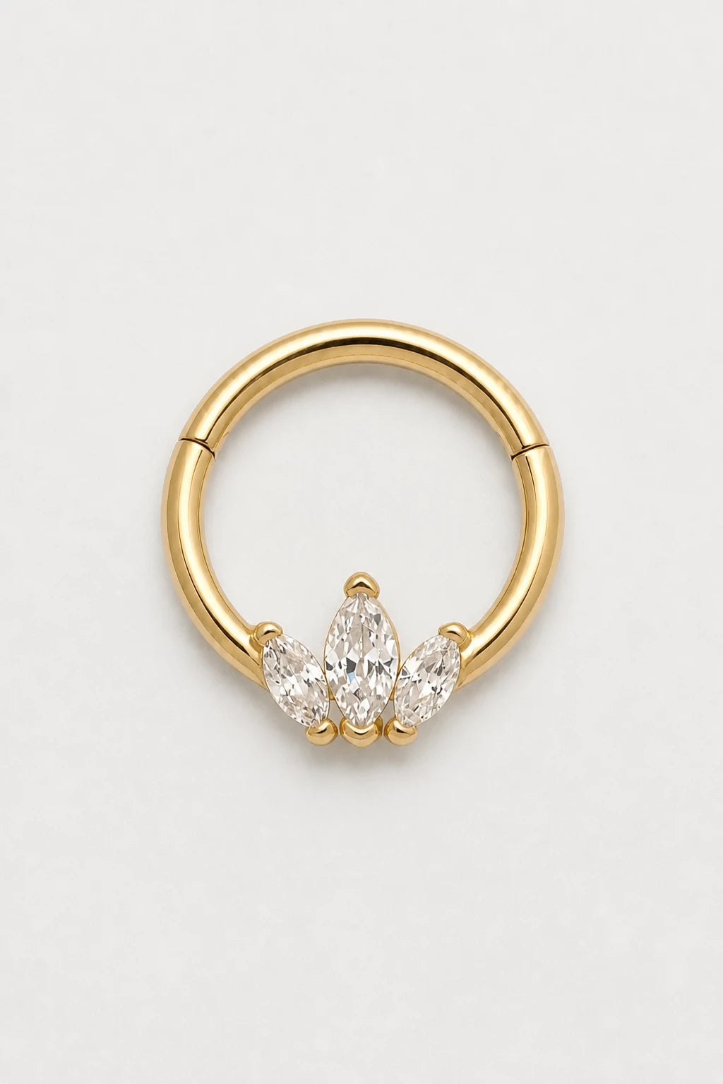 14k Gold Piercing Clicker mit drei Marquise-Zirkonia · Yellow Gold · Studio 1/3 Guided