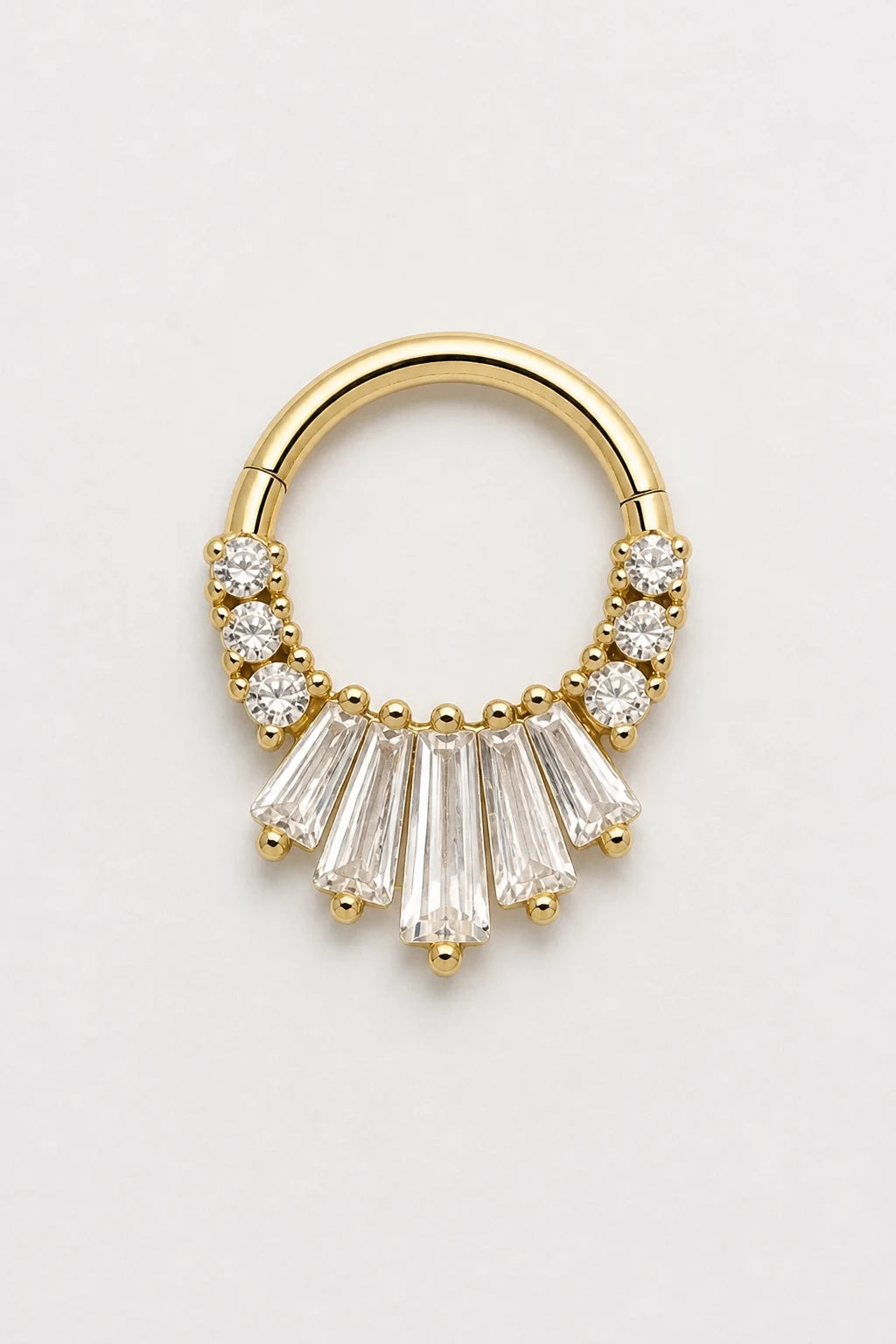 14k Gold Piercing Clicker mit Baguette-Zirkonia · Yellow Gold · Studio 1/3 Guided