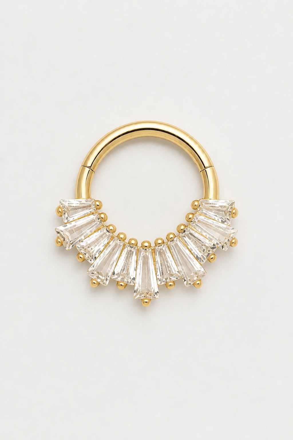 14k Gold Piercing Clicker mit Baguette-Zirkonia · Yellow Gold · Studio 1/3 Guided
