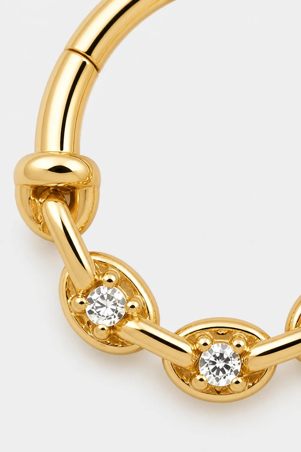 14k Gold Piercing Clicker mit klaren Zirkonia · Yellow Gold · Studio 2/3 Macro