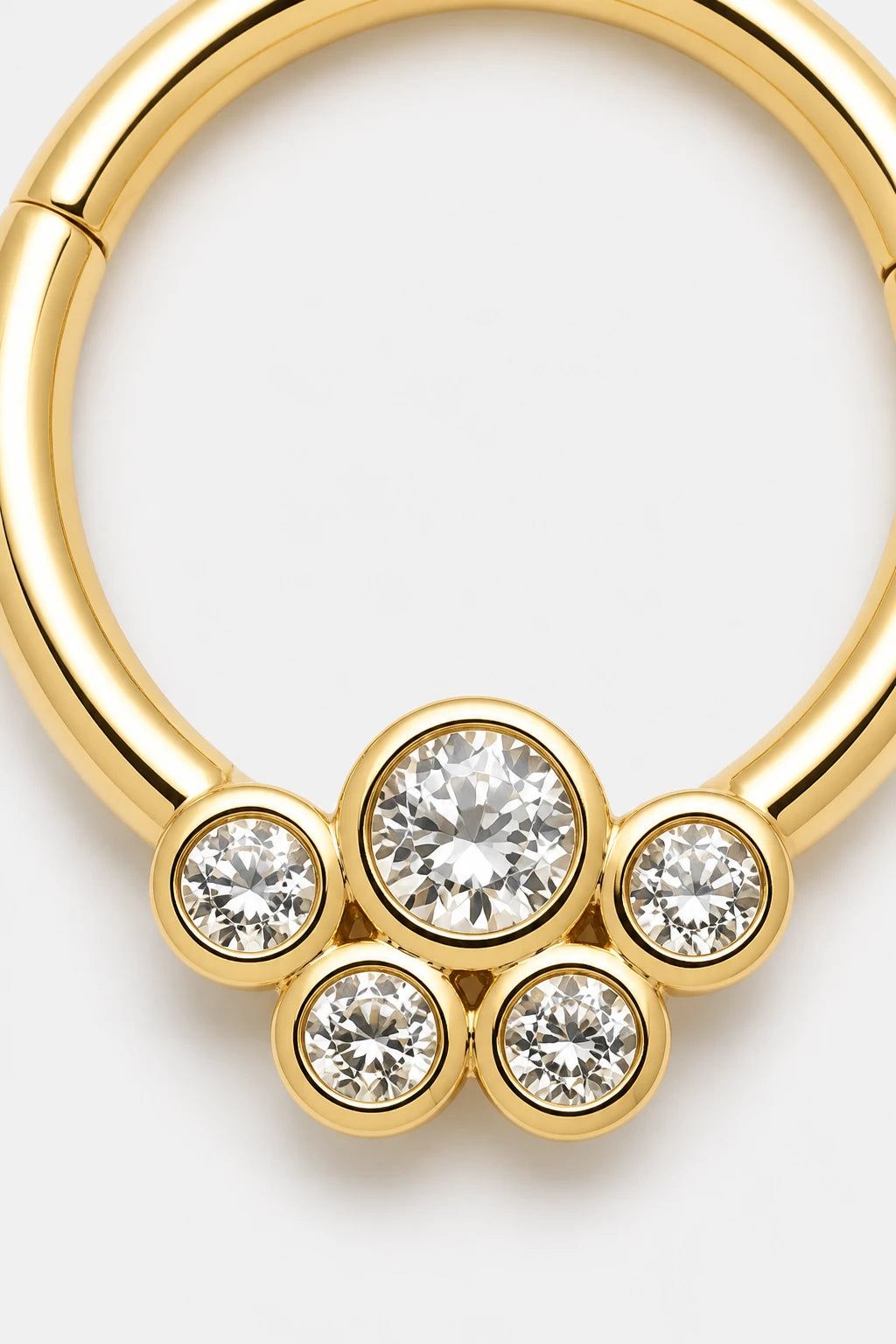 14k Gold Piercing Clicker mit Zirkonia-Cluster · Yellow Gold · Studio 2/3 Macro