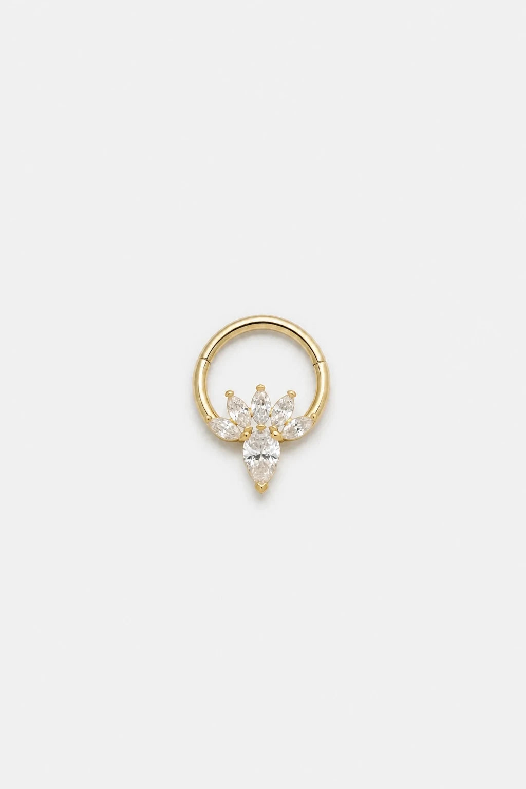 14k Gold Piercing Clicker mit Blütenmotiv · Yellow Gold · Studio 4/5 Wide