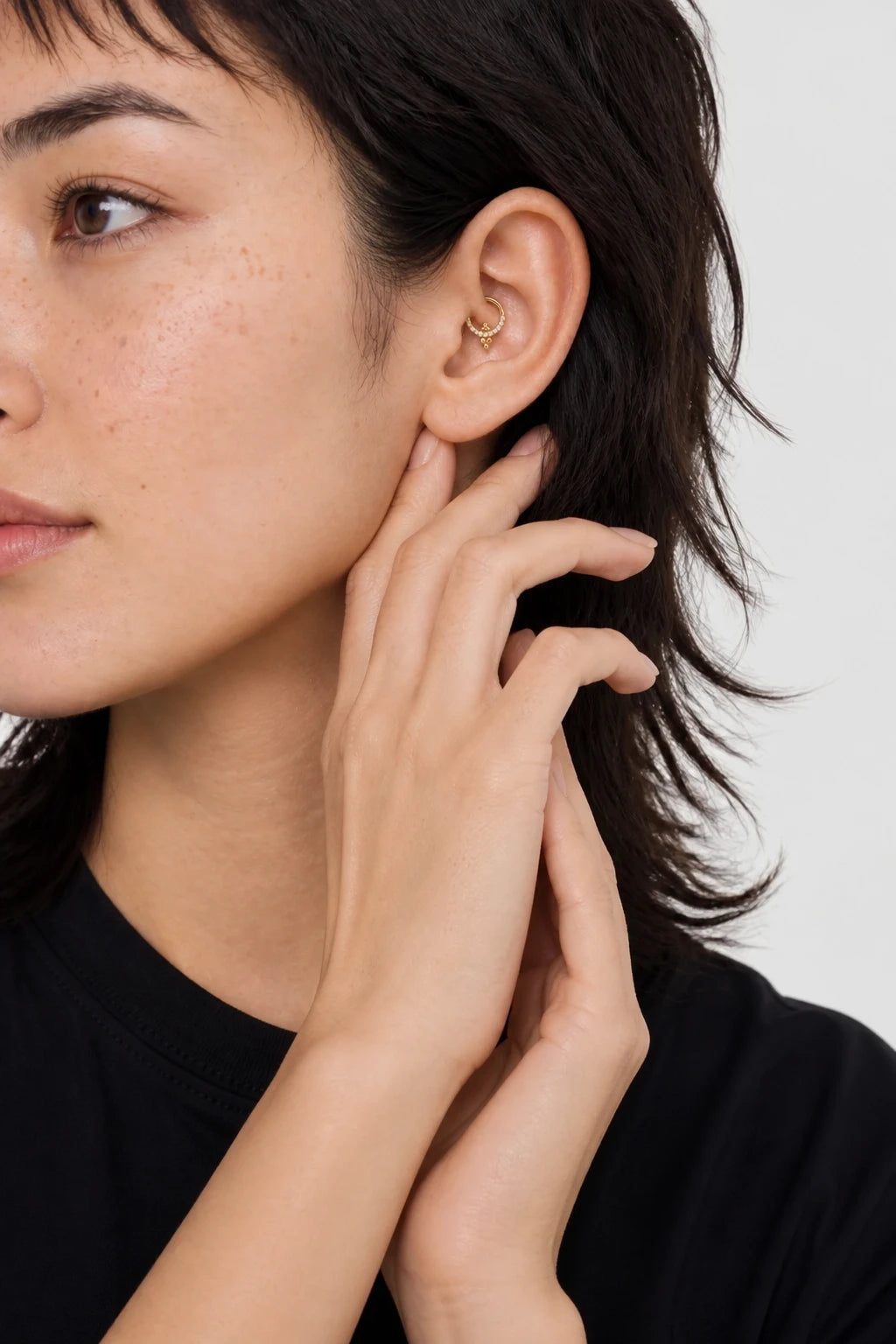 14k Gold Piercing Clicker mit Zirkonia-Cluster · Yellow Gold · D Stack 4/6 Eyes Pose Copy