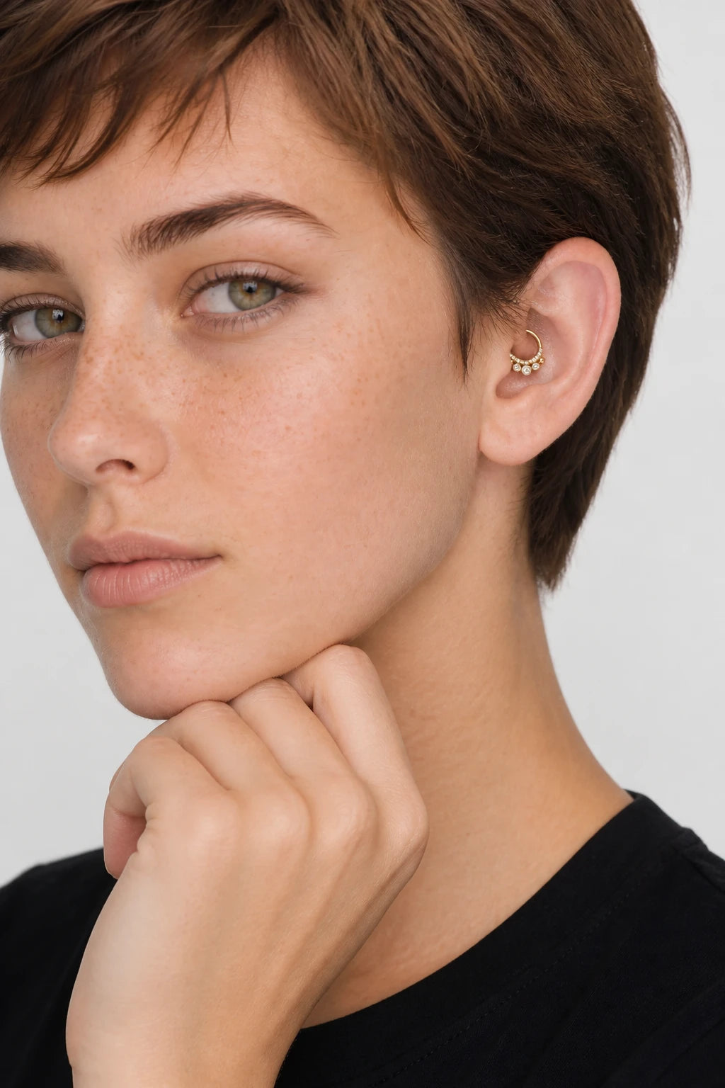 14k Gold Piercing Clicker mit Kugelstruktur · Yellow Gold · D Stack 4/6 Eyes Pose Copy
