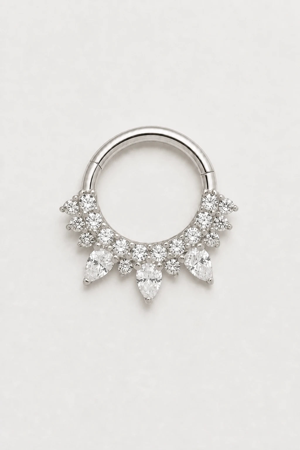 14k Gold Piercing Clicker mit Tropfen-Zirkonia · White Gold · Studio 1/3 Guided