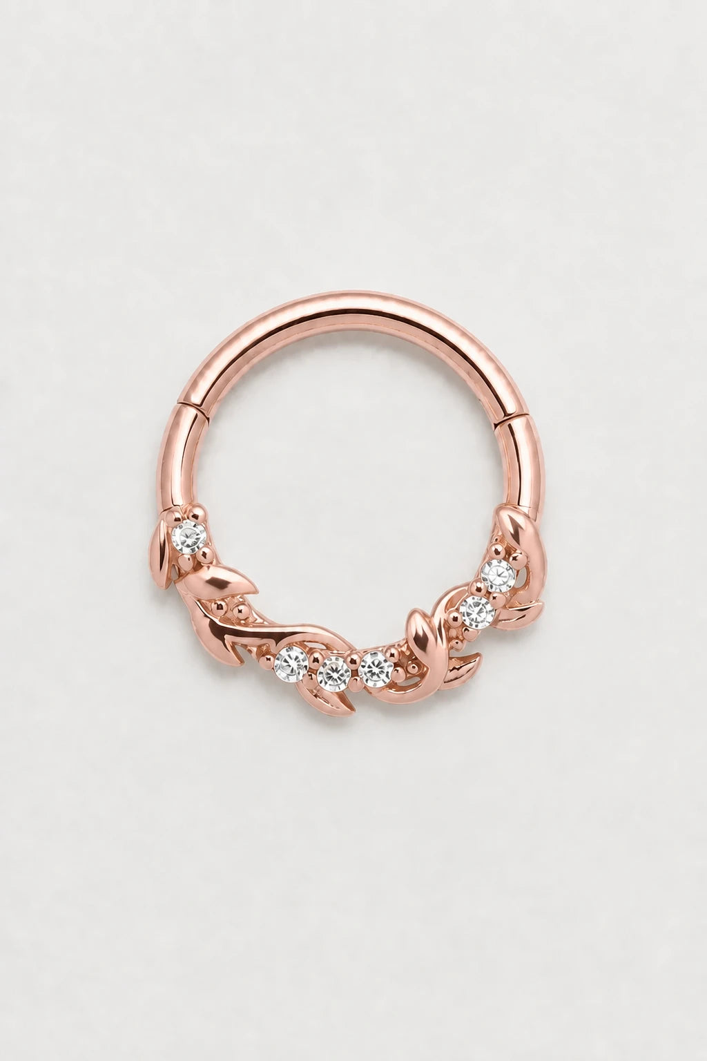 14k Gold Piercing Clicker mit Blattmotiv · Rose Gold · Studio 1/3 Guided
