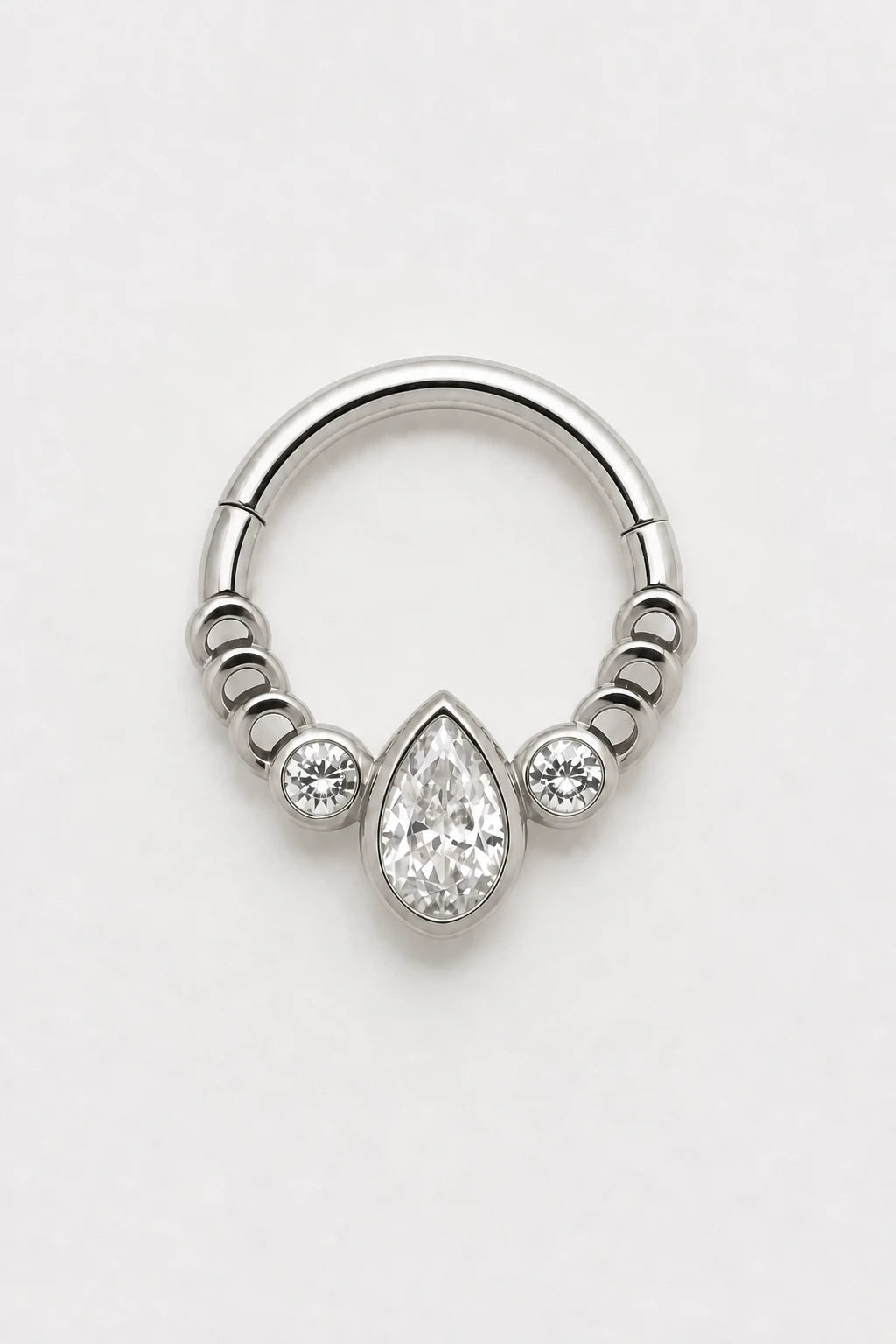 14k Gold Piercing Clicker mit Tropfen-Zirkonia · White Gold · Studio 1/3 Guided