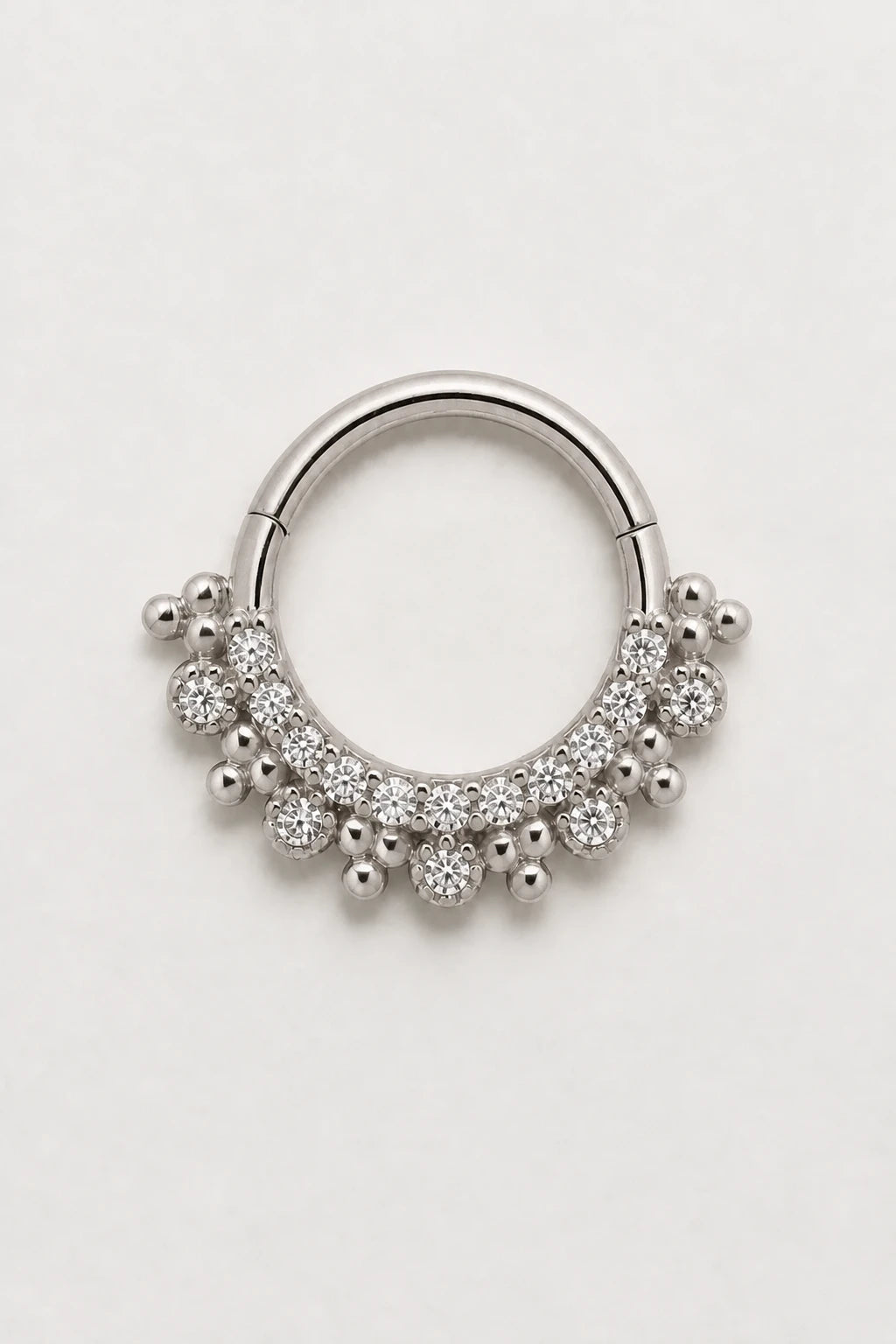 14k Gold Piercing Clicker mit Zirkonia-Cluster · White Gold · Studio 1/3 Guided