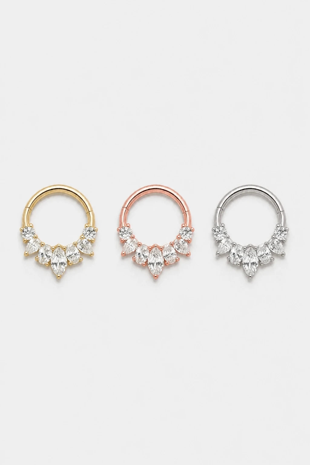 14k Gold Piercing Clicker mit Zirkonia-Cluster · Yellow Gold · Studio 5/5 Colorways