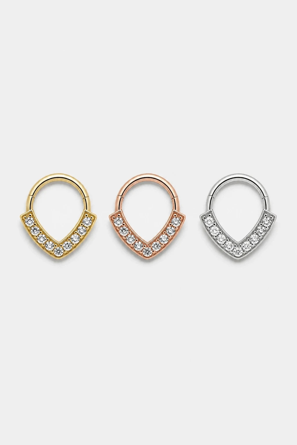 14k Gold Piercing Clicker mit V-Form · Yellow Gold · Studio 5/5 Colorways