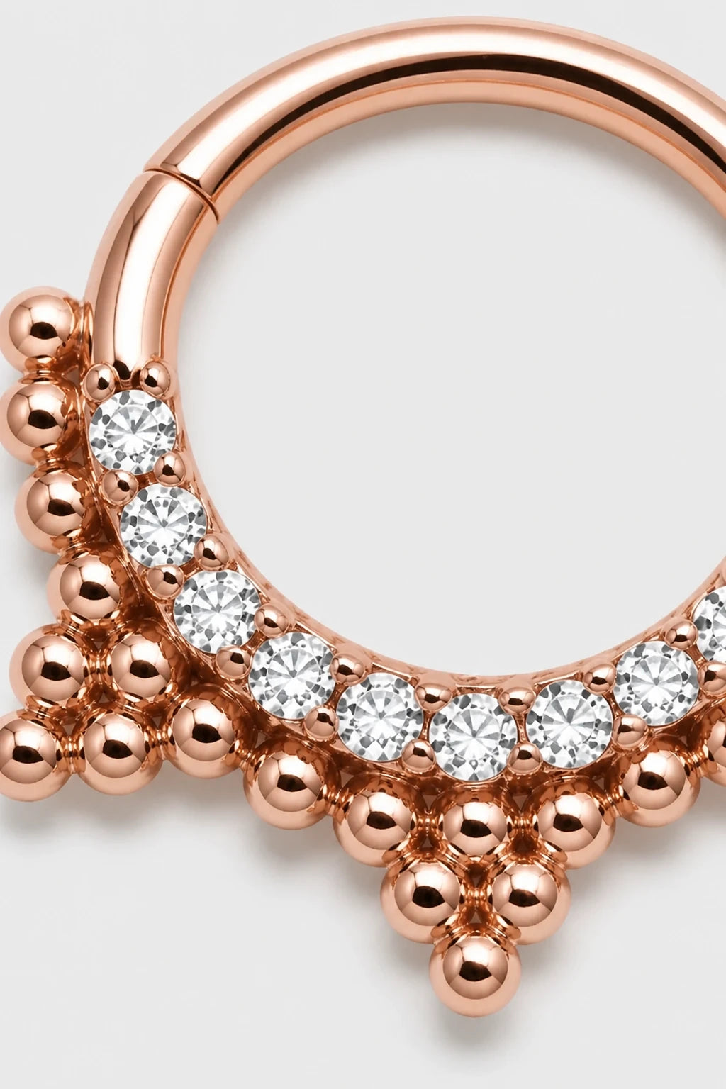 14k Gold Piercing Clicker mit Kugelstruktur · Rose Gold · Studio 2/3 Macro