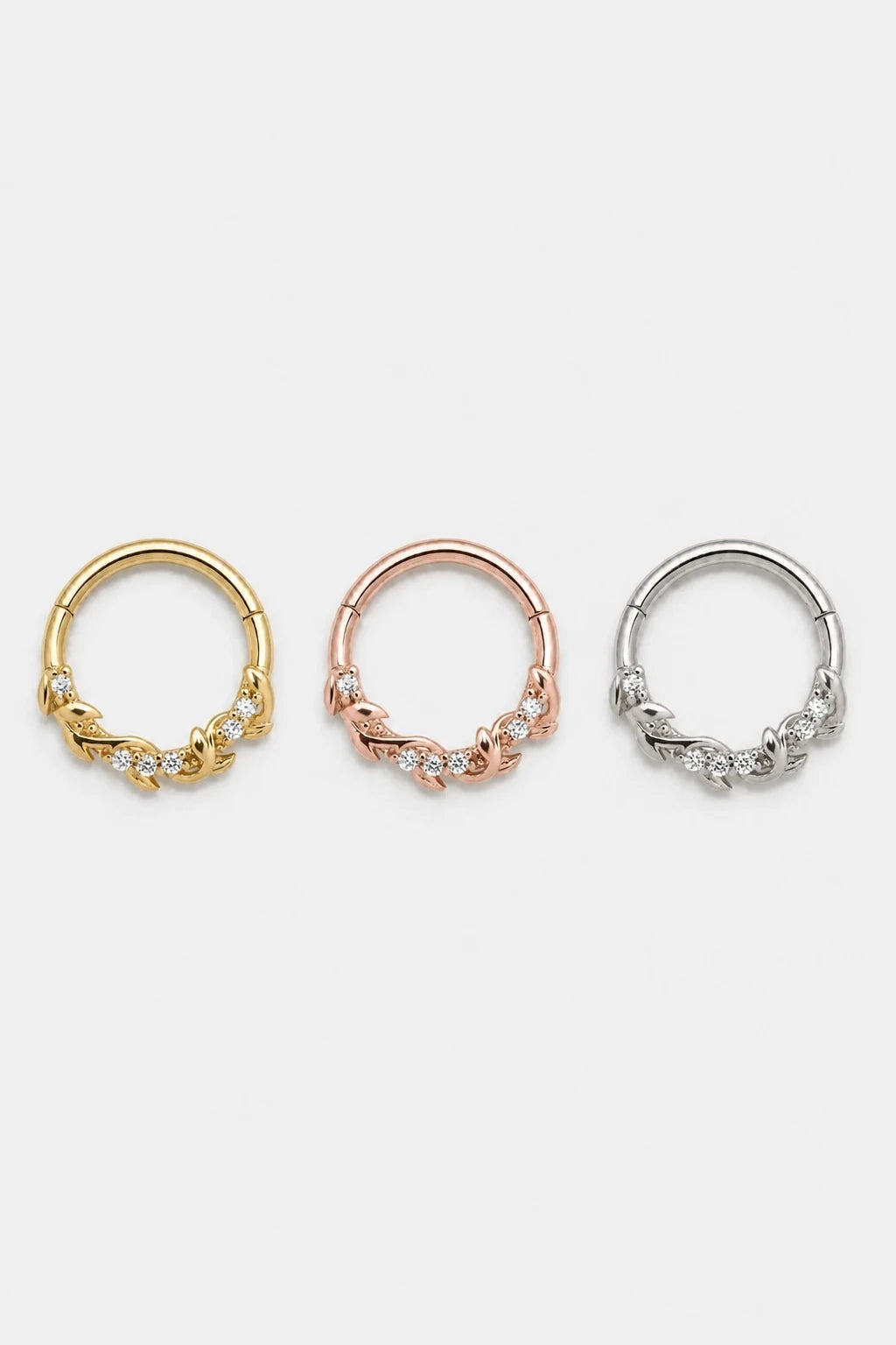 14k Gold Piercing Clicker mit Blattmotiv · Yellow Gold · Studio 5/5 Colorways