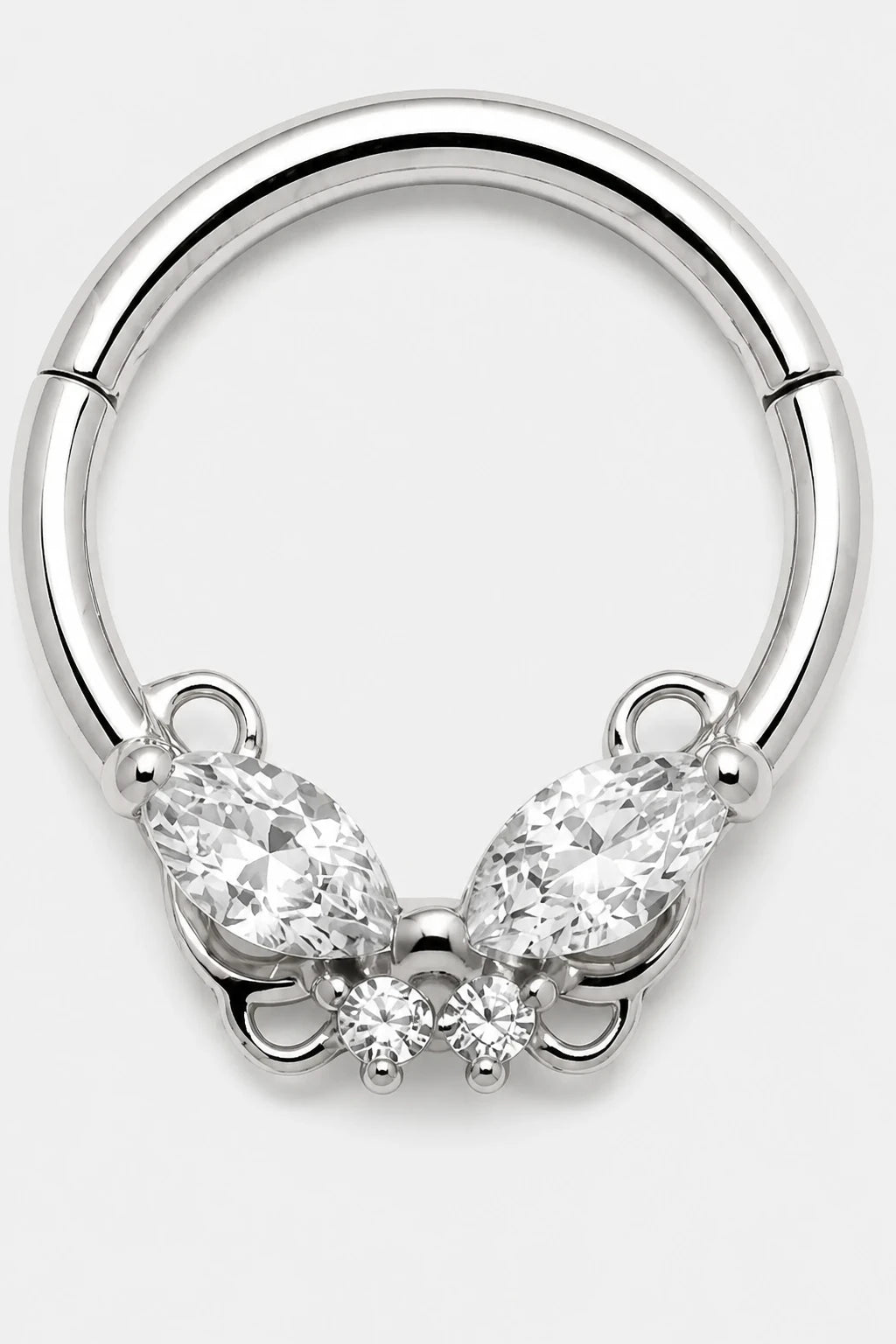 14k Gold Piercing Clicker mit Schmetterlingsmotiv · White Gold · Studio 2/3 Macro