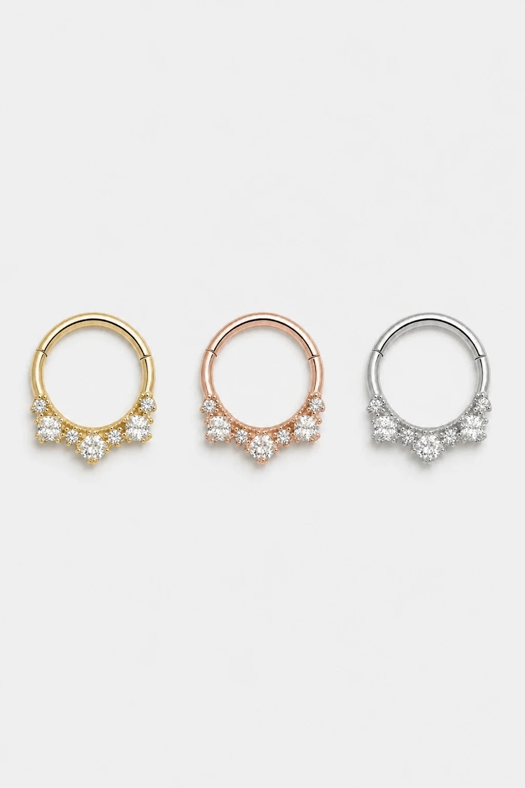 14k Gold Piercing Clicker mit klaren Zirkonia · Yellow Gold · Studio 5/5 Colorways