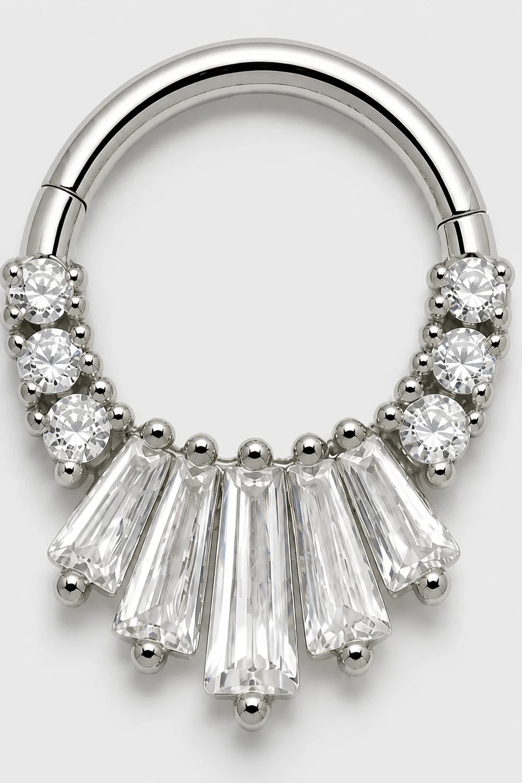 Baguette Arc Clicker · White Gold · Studio 2/3 Macro