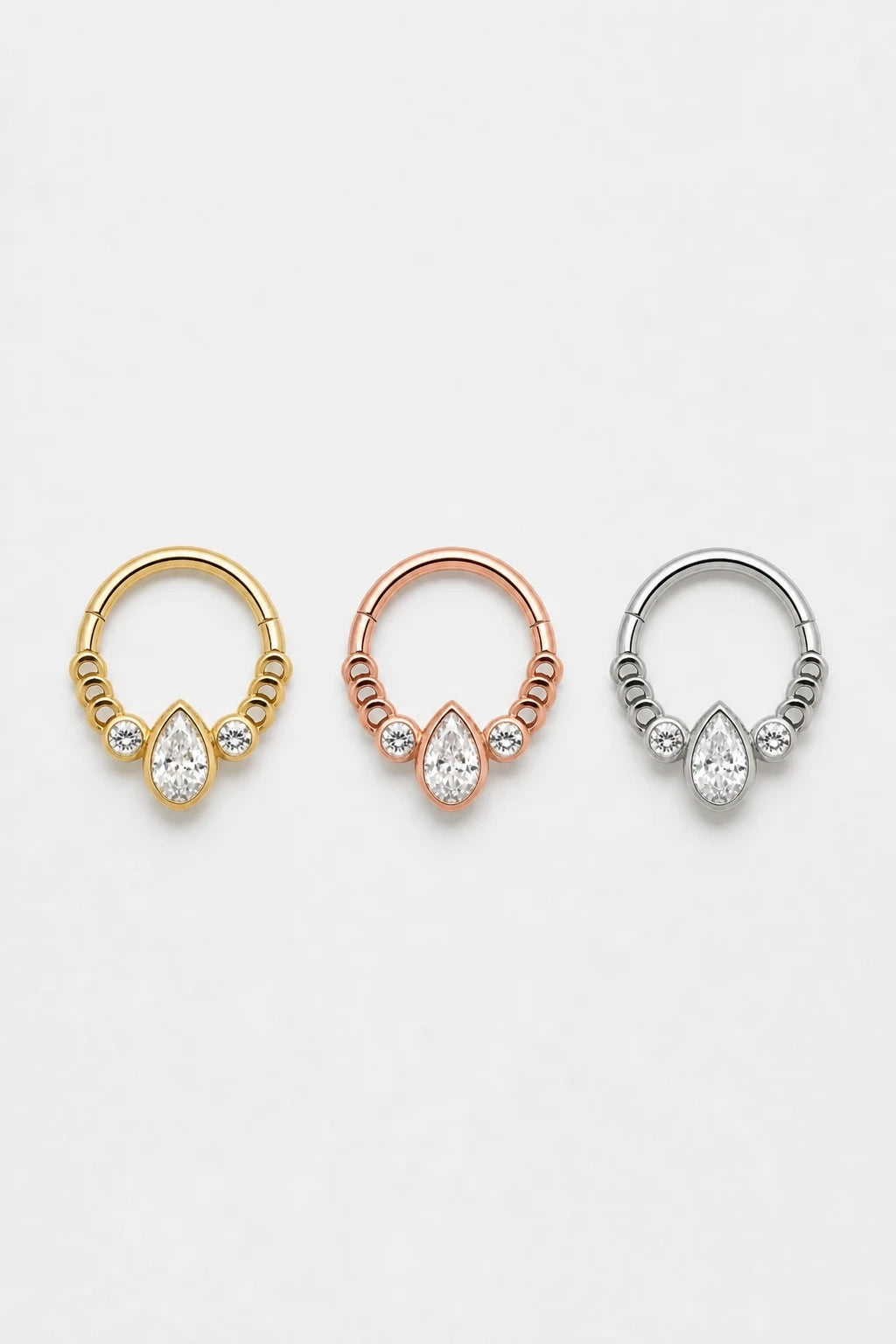 14k Gold Piercing Clicker mit Tropfen-Zirkonia · Yellow Gold · Studio 5/5 Colorways