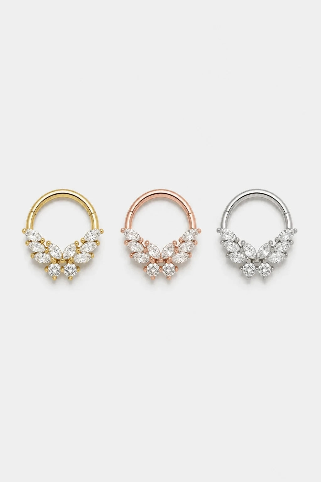 14k Gold Piercing Clicker mit Blütenmotiv · Yellow Gold · Studio 5/5 Colorways