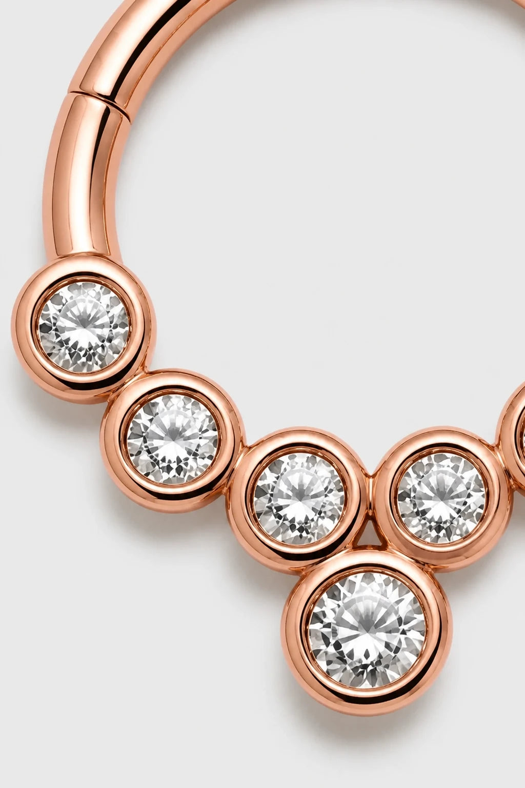 14k Gold Piercing Clicker mit klaren Zirkonia · Rose Gold · Studio 2/3 Macro