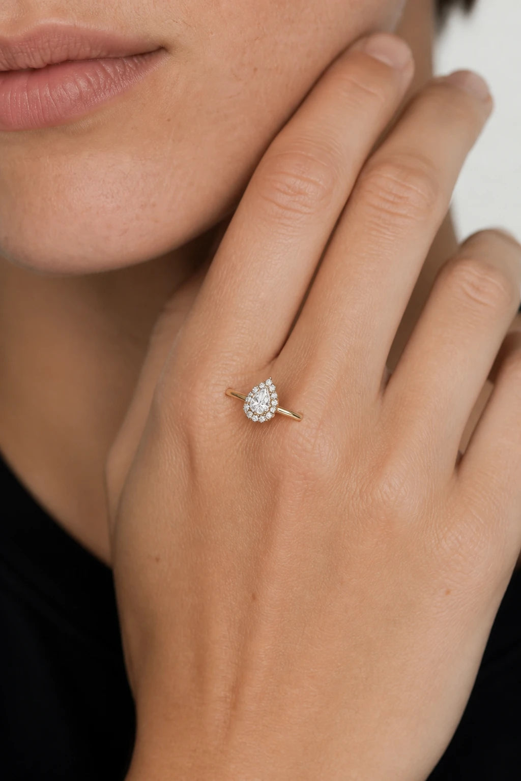 Dew Drop Halo Ring · Yellow Gold · Model 1