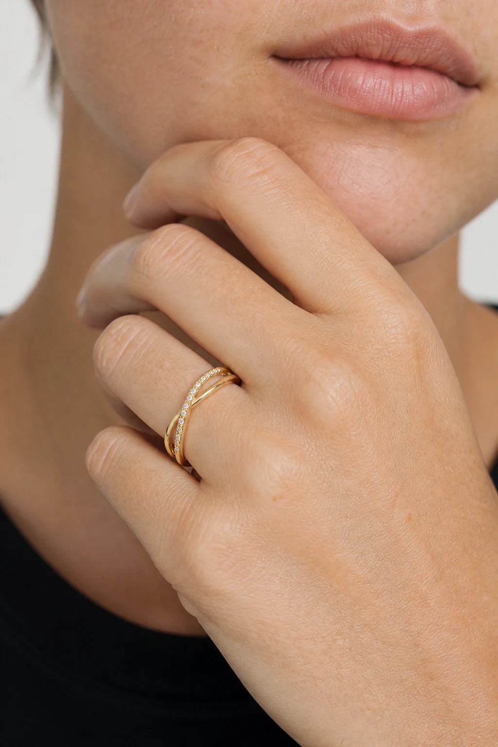 Crossing Pave Ring · Yellow Gold · Model 1