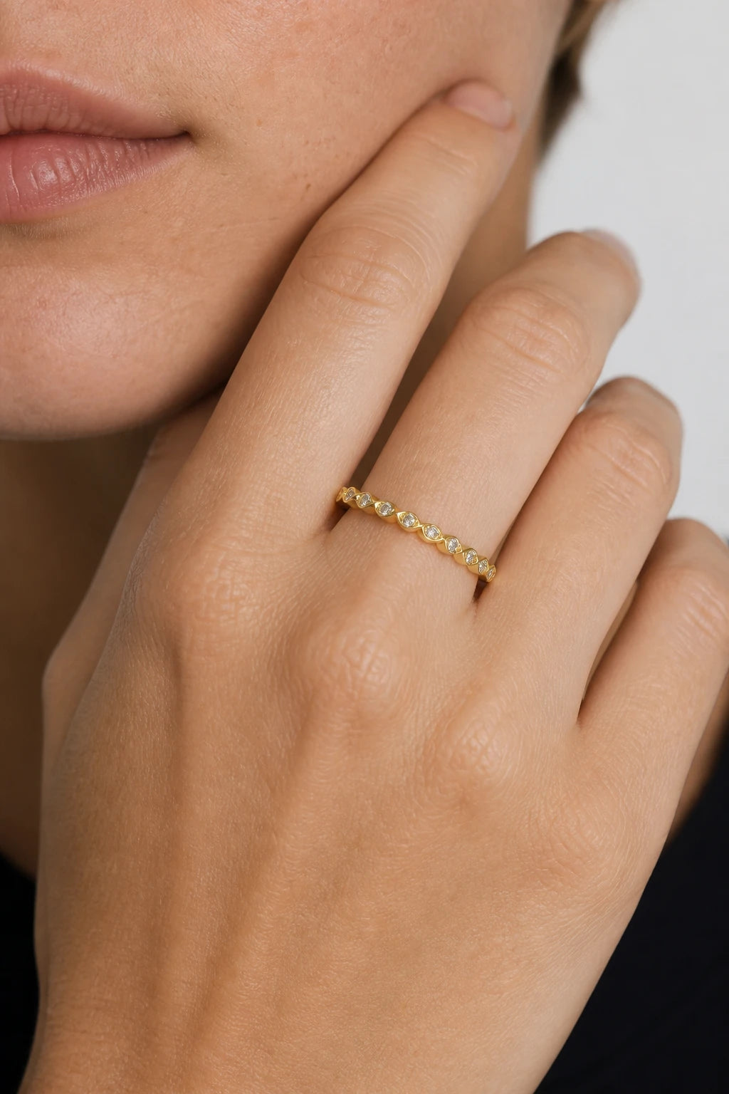 Marquise Bezel Band Ring · Yellow Gold · Model 1