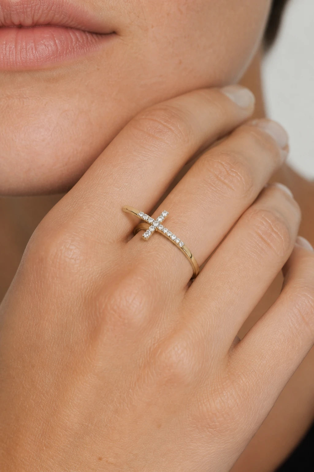 Cross Pave Ring · Yellow Gold · Model 1