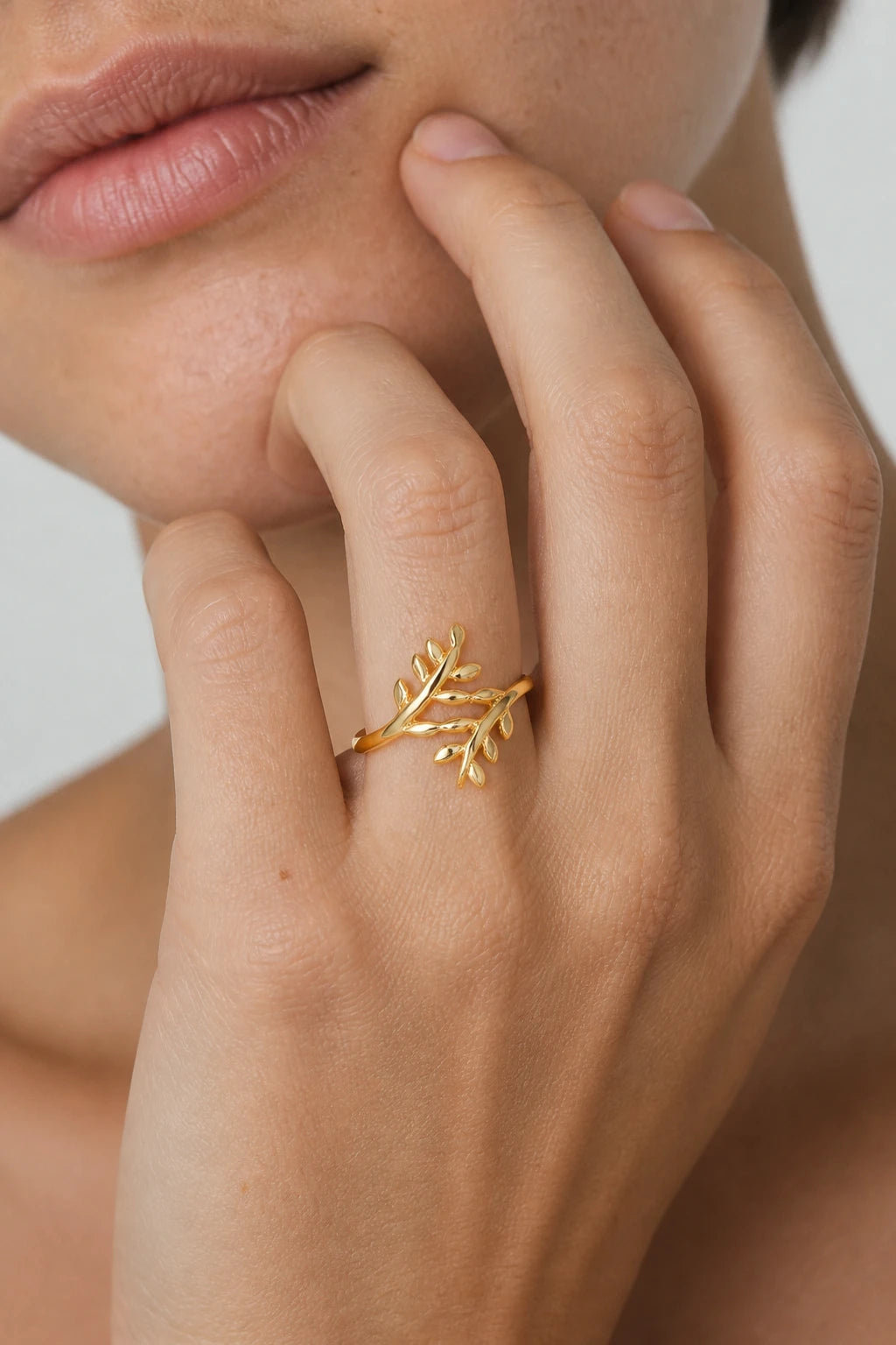 Leaf Vine Ring · Yellow Gold · Model 1