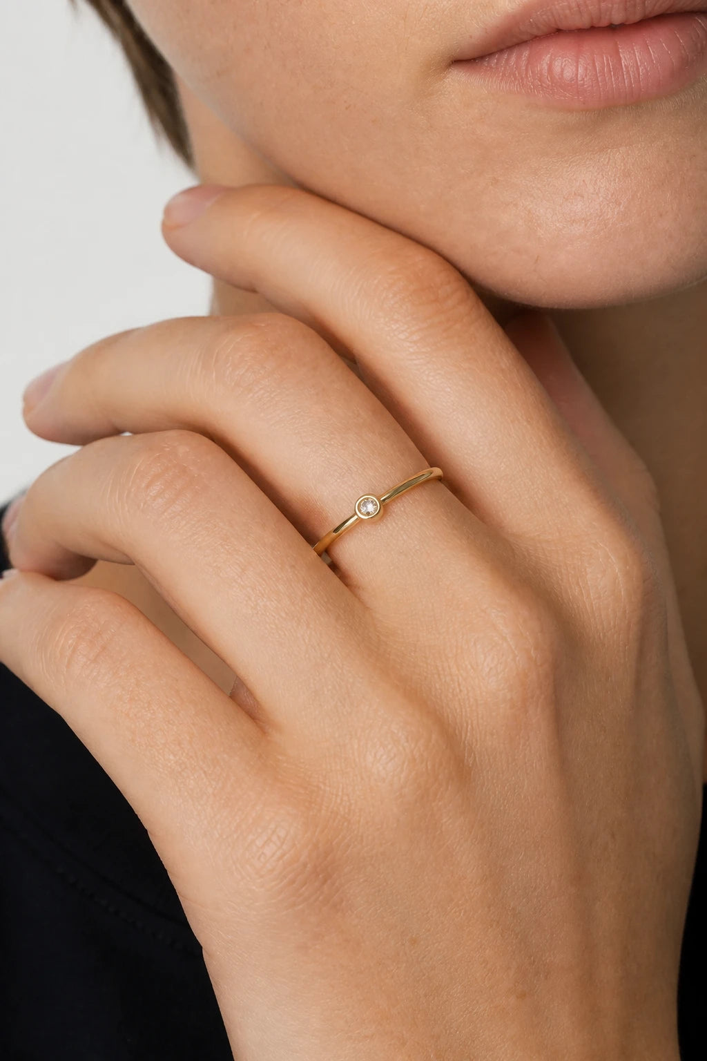 Bezel Solitaire Ring · Yellow Gold · Model 1