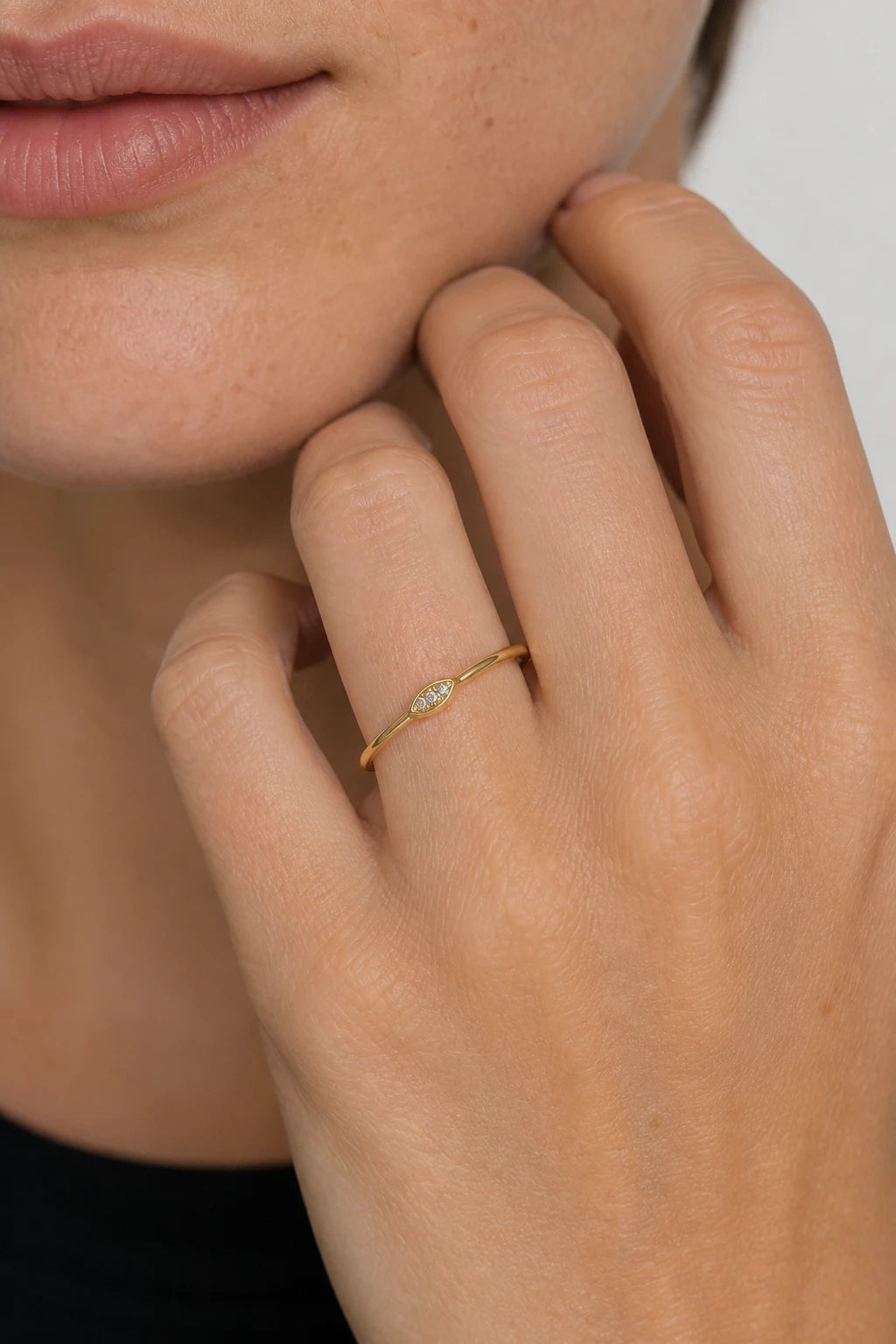 Tiny Marquise Ring · Yellow Gold · Model 1