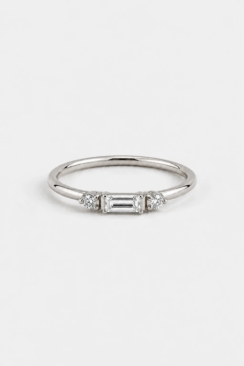 Baguette Trio Ring · White Gold · Setup
