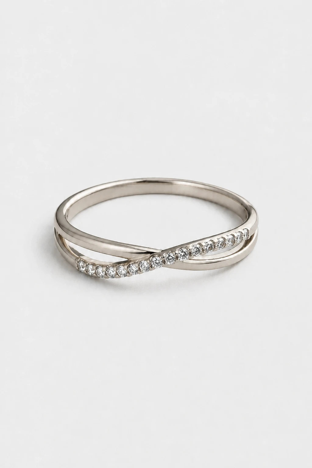 Crossing Pave Ring · White Gold · Setup