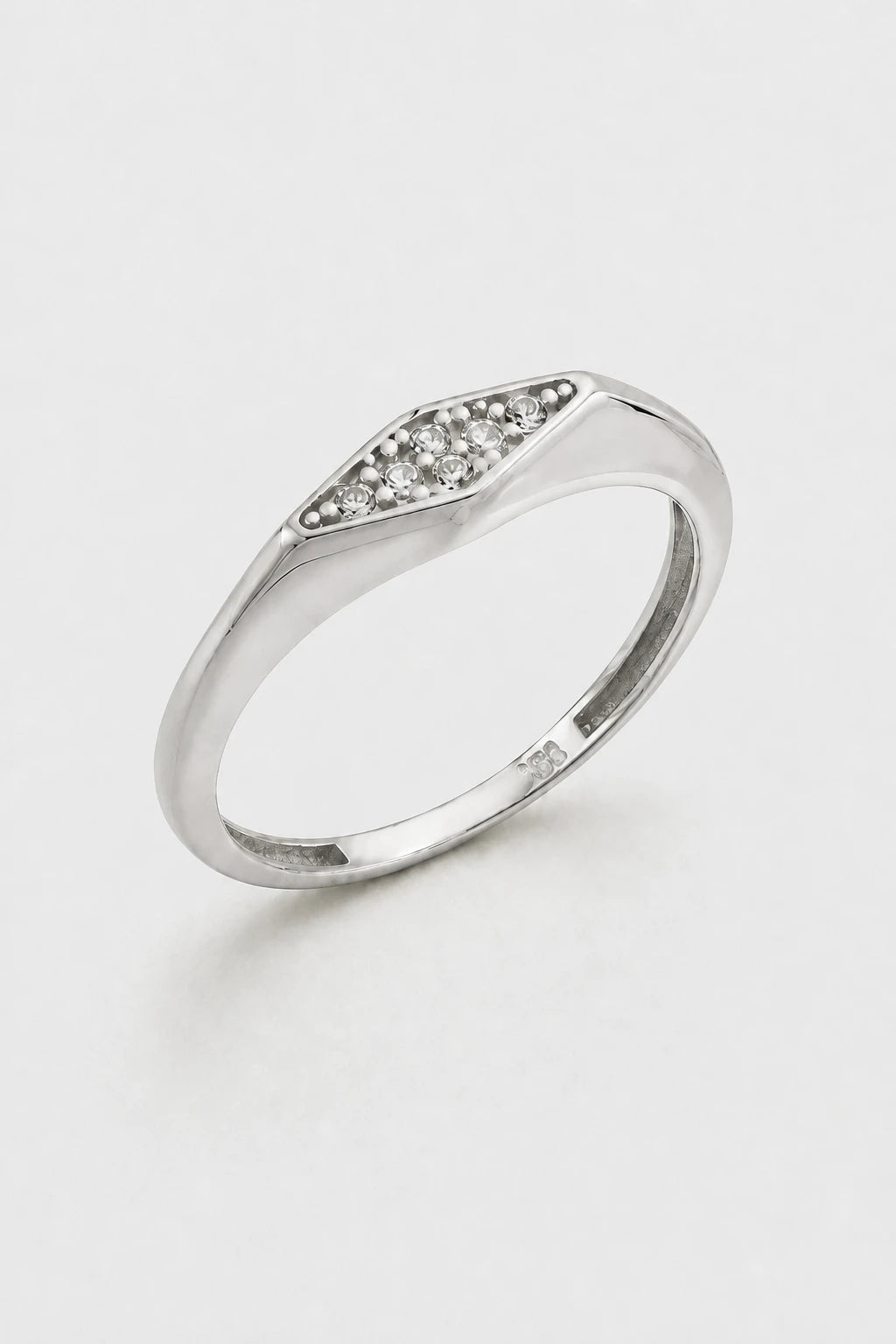 Tapered Cluster Ring · White Gold · Setup 6
