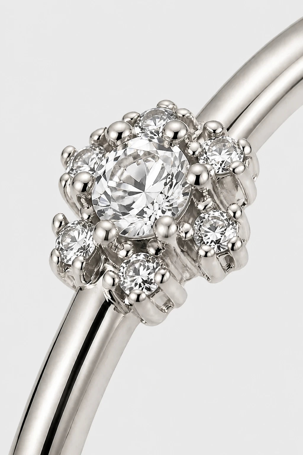 Round Cluster Ring · White Gold · Setup 2