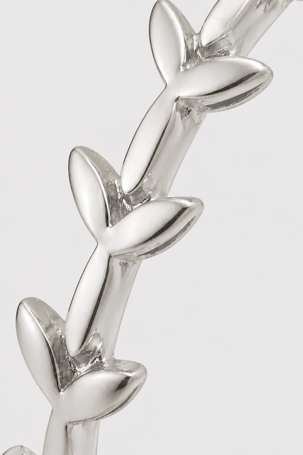 Petal Band Ring · White Gold · Setup 2