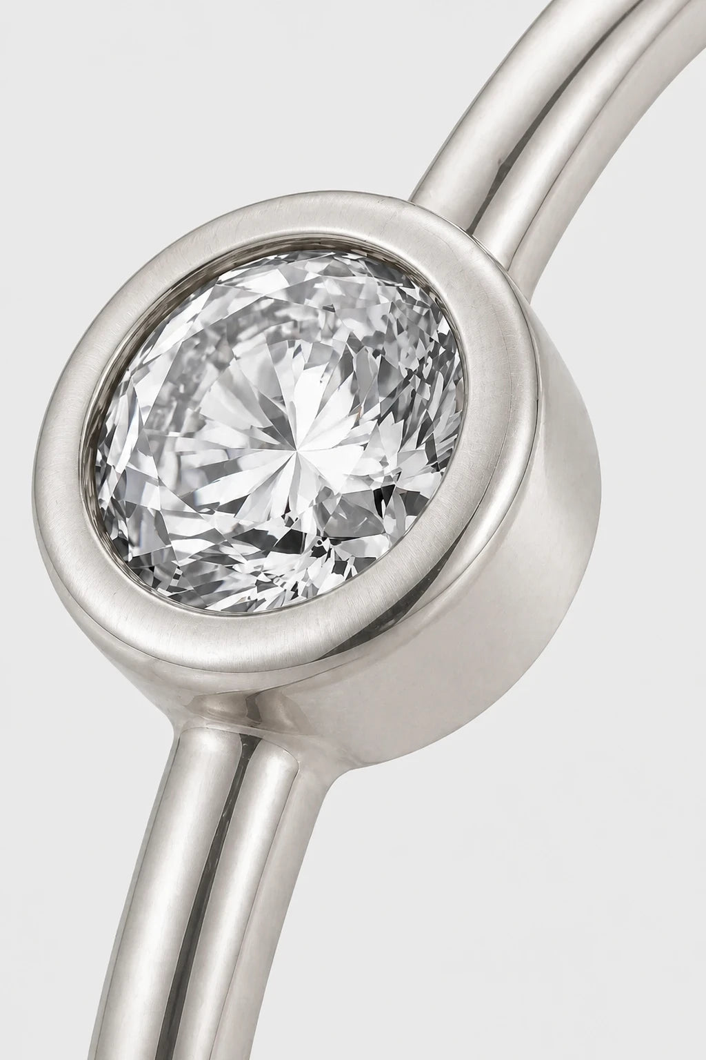 Round Bezel Ring · White Gold · Setup 2
